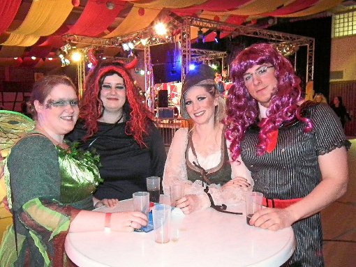 Öfter mal die Rollen tauschen – der Stammheimer Fasching erwies sich hierzu als ausgezeichnete Gelegenheit. Fotos: StockerFoto: Schwarzwälder-Bote